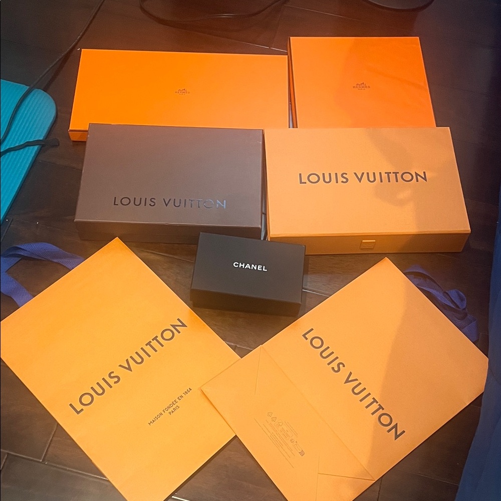 Hermes Orange and Black Luxury Packaging Display